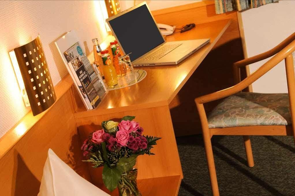 Quality Hotel Білефельд Екстер'єр фото
